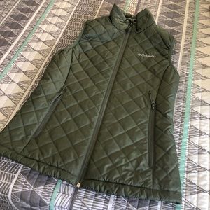 Columbia Vest, size small